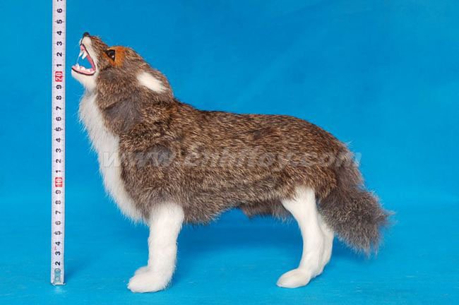 皮毛玩具狼：LA028菏�珊惴狡っ�工�品有限公司