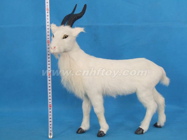 皮毛玩具羊：Y153菏�珊惴狡っ�工�品有限公司