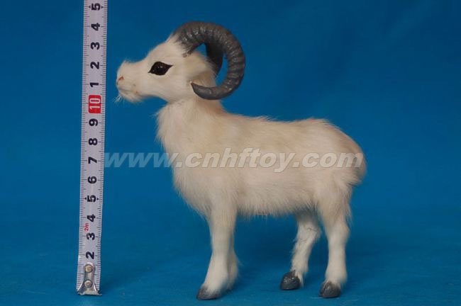 皮毛玩具羊：Y133菏�珊惴狡っ�工�品有限公司