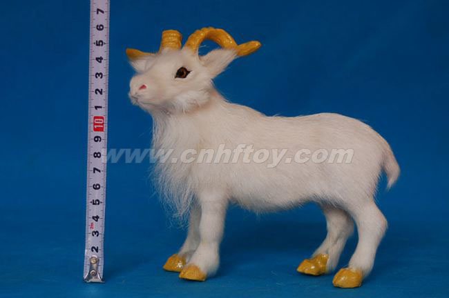 皮毛玩具羊：Y136菏�珊惴狡っ�工�品有限公司